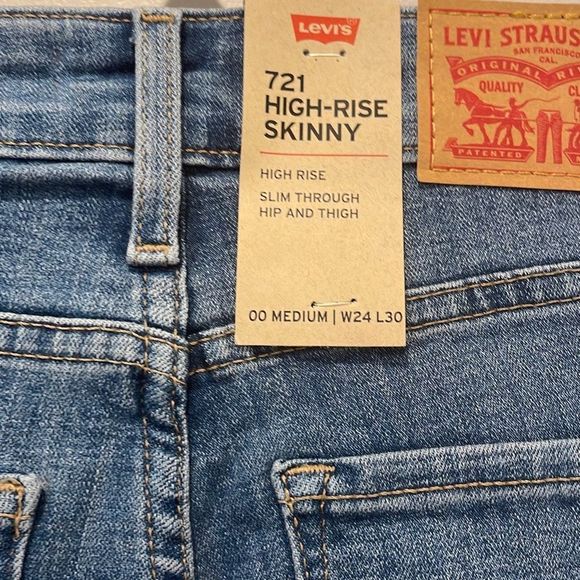 LEVE’S 721 HIGH RISE SKINNY WOMEN'S JEANS W24 / L30. - Picture 5 of 16